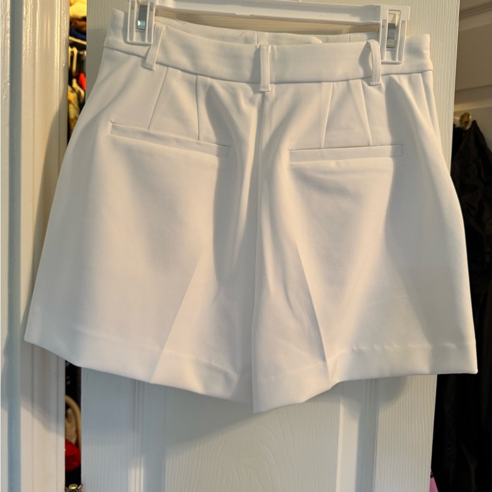 Express Ivory Jacket - Picture 2 of 3